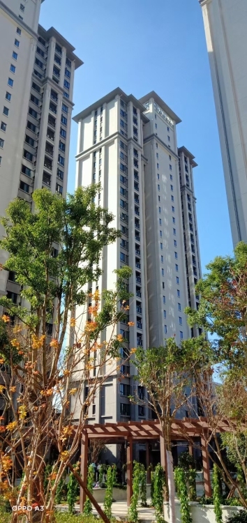 陶源新居，毛坯3房2廳2衛(wèi)，證件齊全，可馬上過戶，只售70萬，電話18150921285