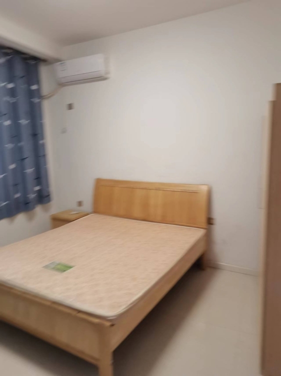 龍湖路  40㎡ 900元/月