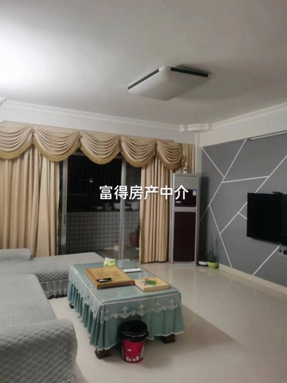 坪鋪小區(qū)  79 10㎡  3房2廳   高裝  證全    73萬(wàn)元
