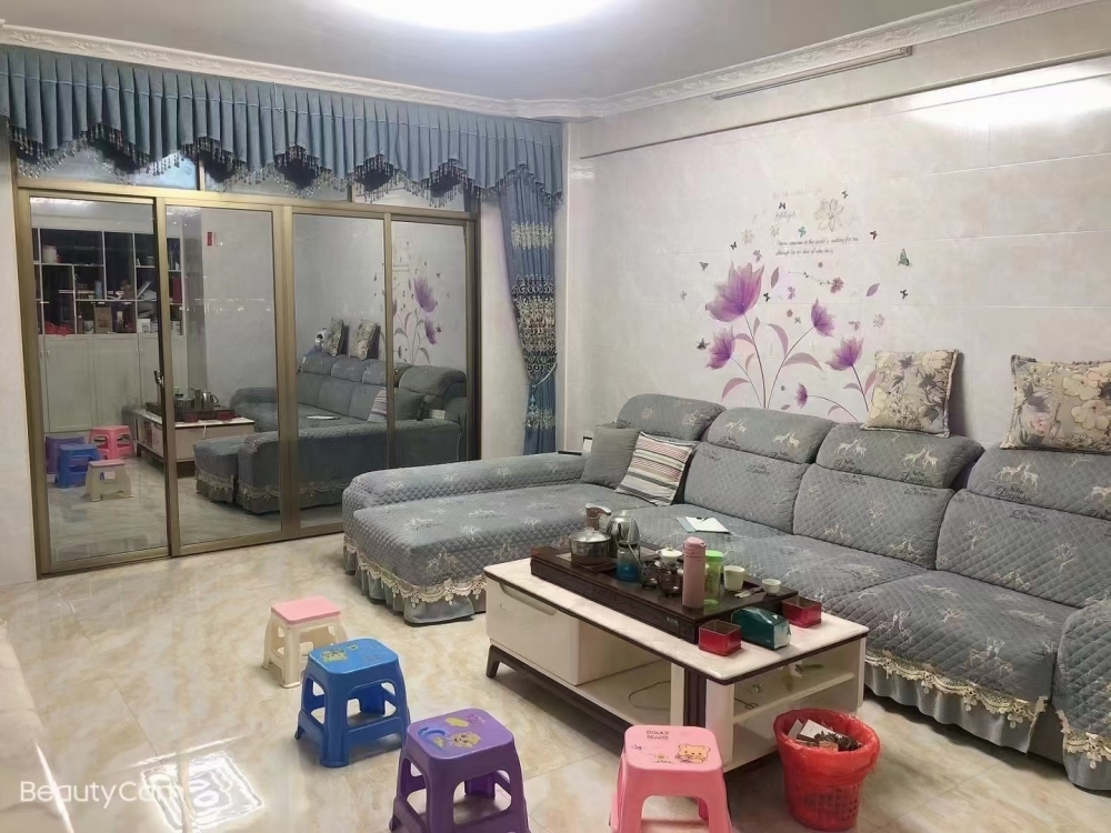 魁榜安置小區(qū)  108㎡ 79萬(wàn)元
