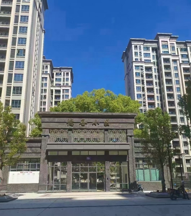 喜歡4房的看過來，文亭小區(qū)，德備小區(qū)，可以擴(kuò)140幾平130幾平，一平方7000多