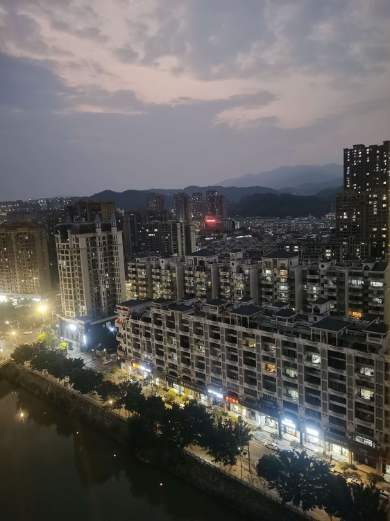 美的云璽臺(tái)  110.81㎡ 每平8000多萬元，毛坯房，好樓層