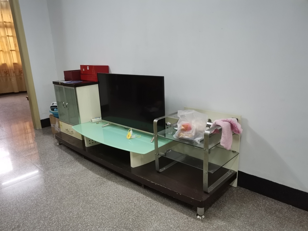 湖前社区  125㎡ 1500元/月