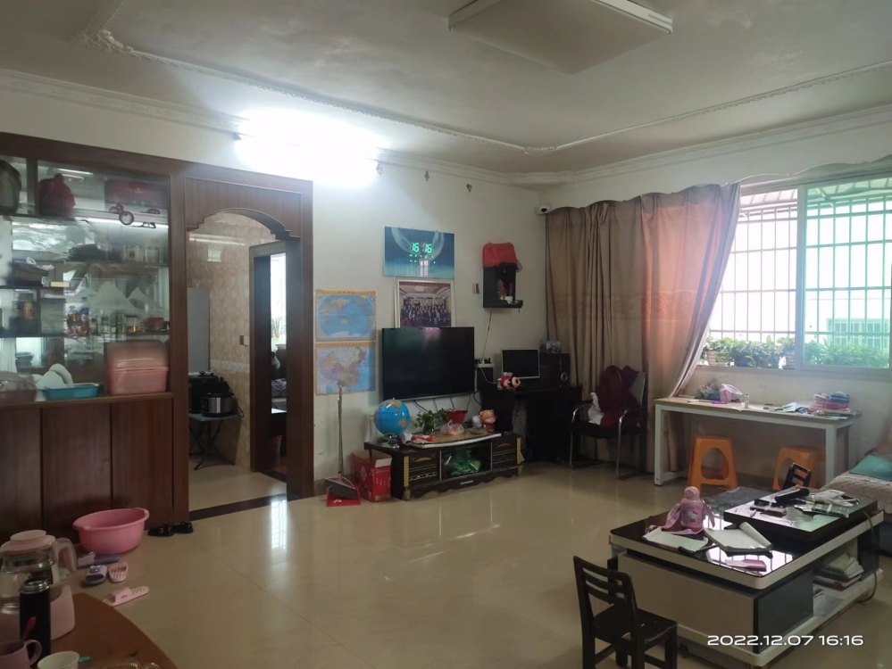 丁墘街  140㎡ 含小車庫92萬元，證在手