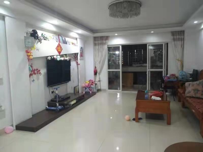 寶美花苑  135㎡ 98萬元，證全，底層，首付二十幾萬