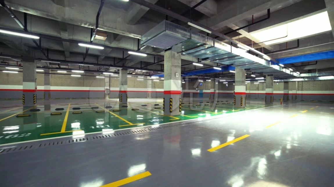 金龍中心城負(fù)一層車位出售電梯進(jìn)出口旁 13.25㎡ 價格面議