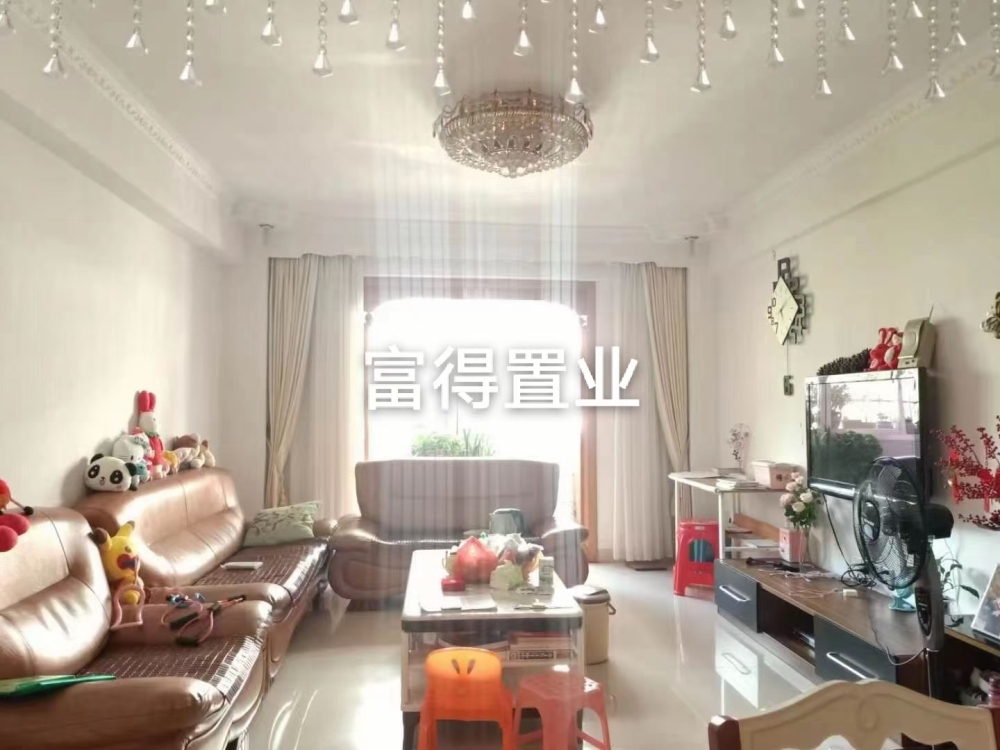 寶美職工公寓，好樓層，3房2廳，95平精裝，證全，過(guò)戶便宜，77萬(wàn)，看房：1350