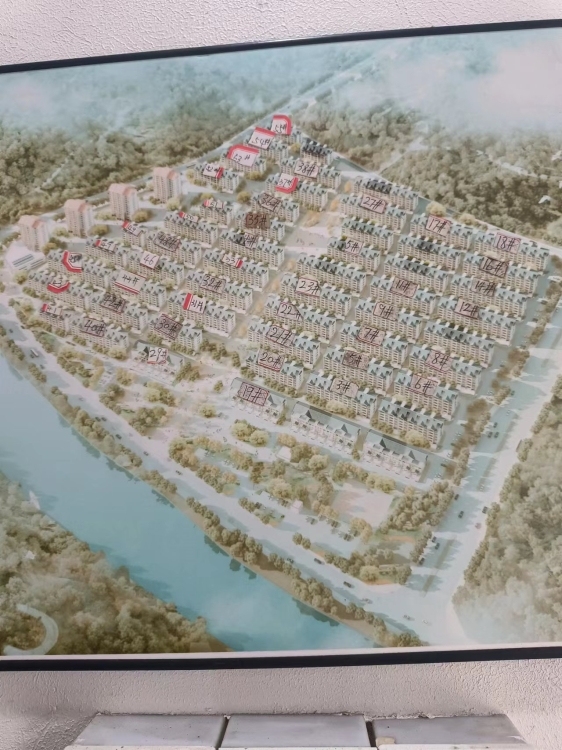 鳳洋小區(qū)  108㎡毛坯三房 好樓層僅售 39萬