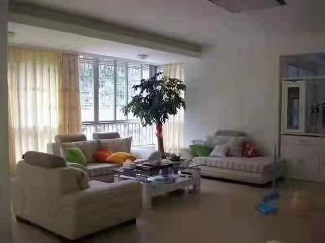 南環(huán)路電梯房143㎡ 128萬(wàn)元，學(xué)位：第一實(shí)小和六中，首付30萬(wàn)拎包入住
