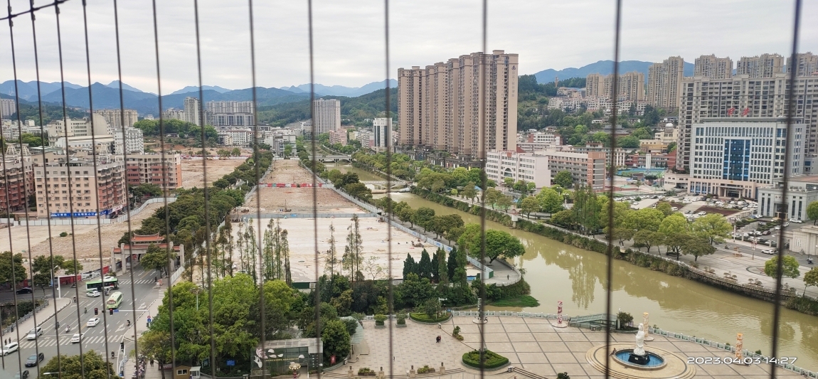 時(shí)尚華庭  106㎡ 175萬(wàn)元，證全，首付60萬(wàn)拎包入住，學(xué)位第一實(shí)小，第三中學(xué)
