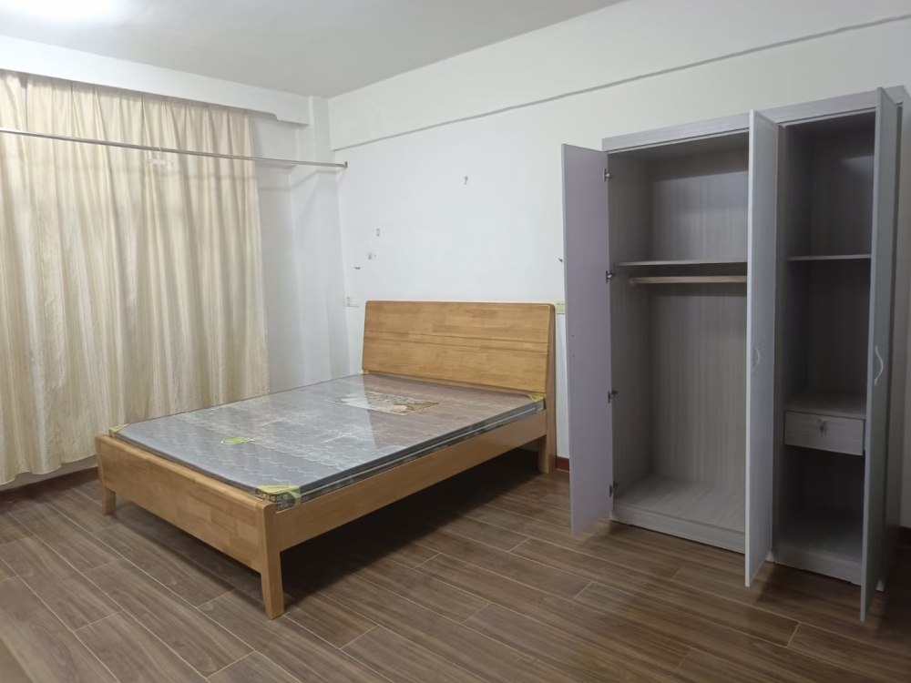 畢石山小區(qū)  25㎡ 800元/月