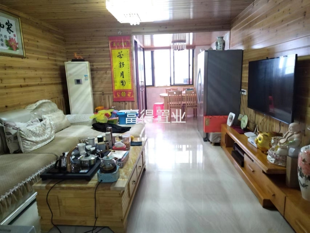 國(guó)際公館復(fù)式樓 50平 使用面積100平 另配一小車(chē)位 精裝修三房80萬(wàn) ?
