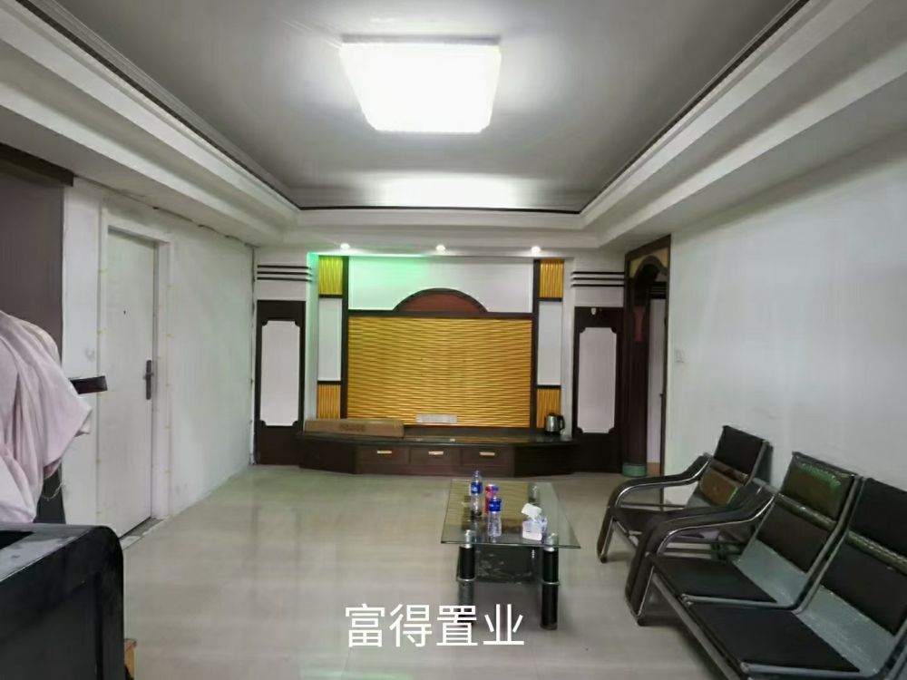 城后福興小區(qū) 153.49平方 4房2廳2衛(wèi) 98萬，南北通透，證