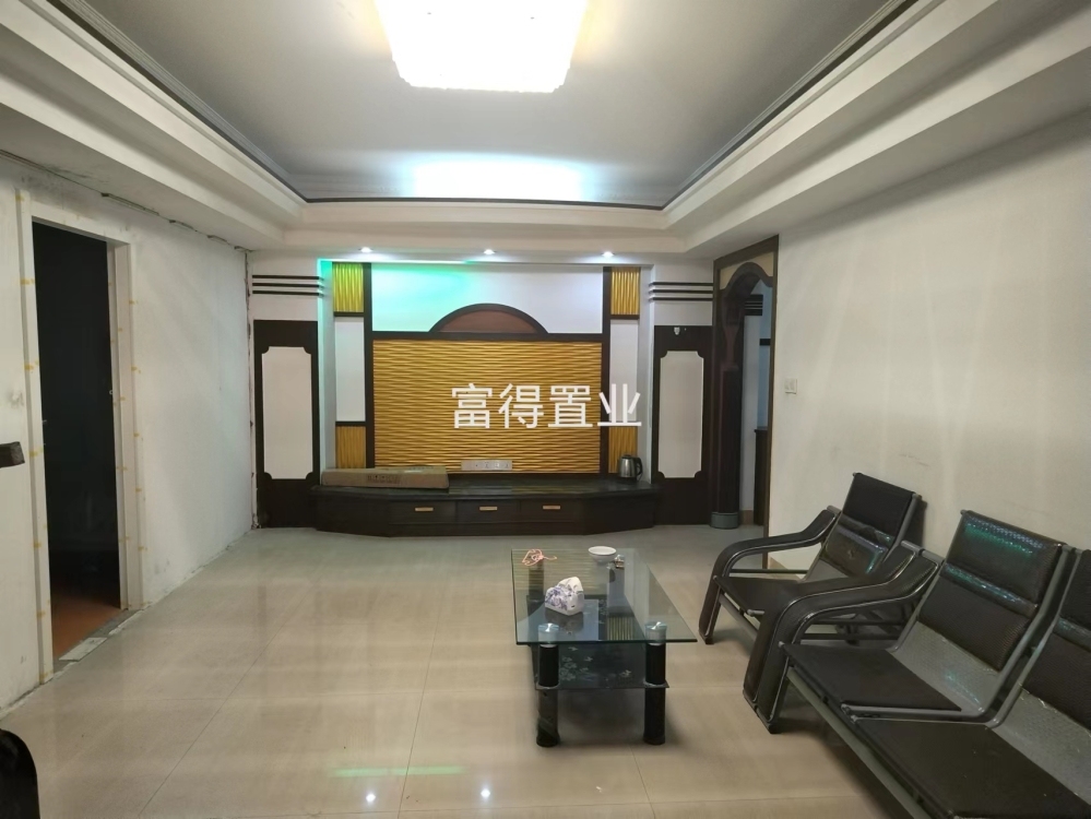 城后福興小區(qū)  153㎡  4房2廳  中裝  證全   98萬元