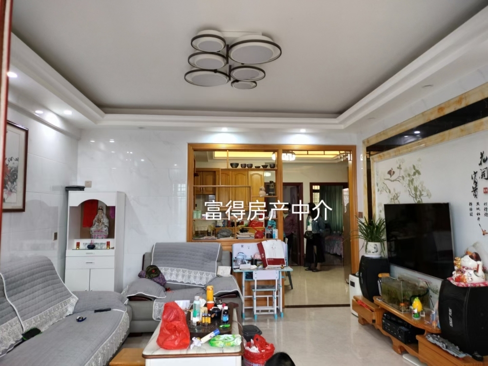 樂興小區(qū)電梯已安裝好使用  108㎡ 另配一小車位 精裝修三房好樓層僅售 65萬首付20萬