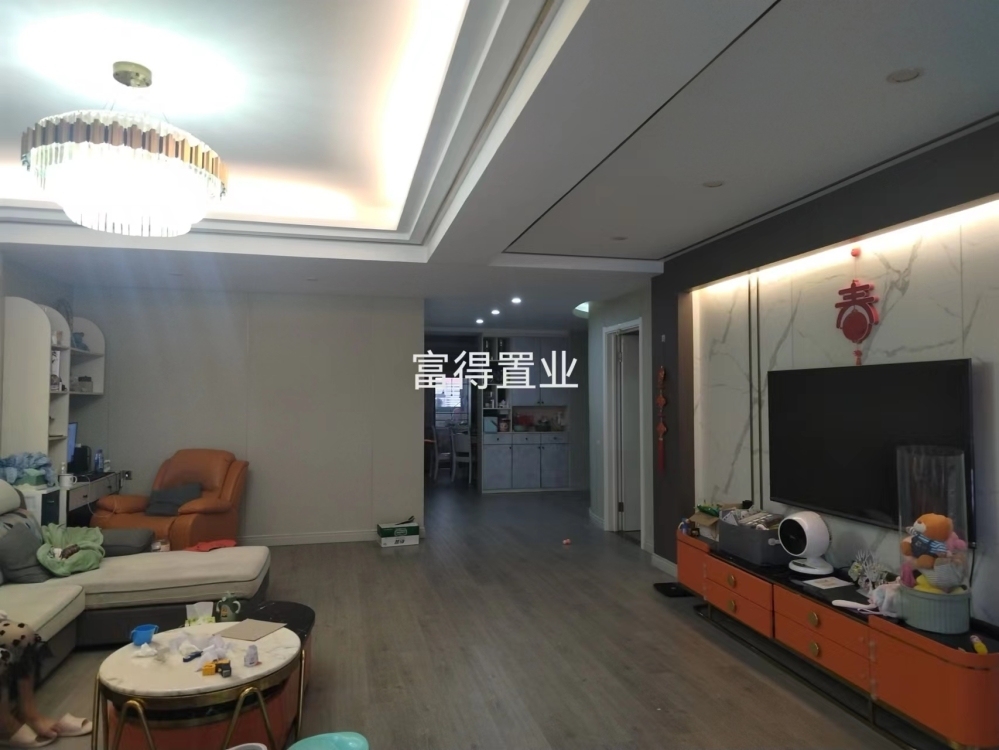 寶美街  145㎡ 3房2廳  精裝  證全   130萬元