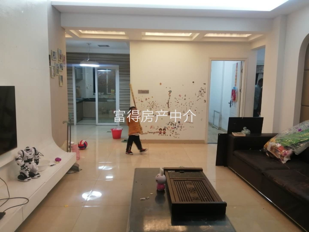 百德畔山1號(hào)  116㎡  3房2廳 中裝 證全 145萬元