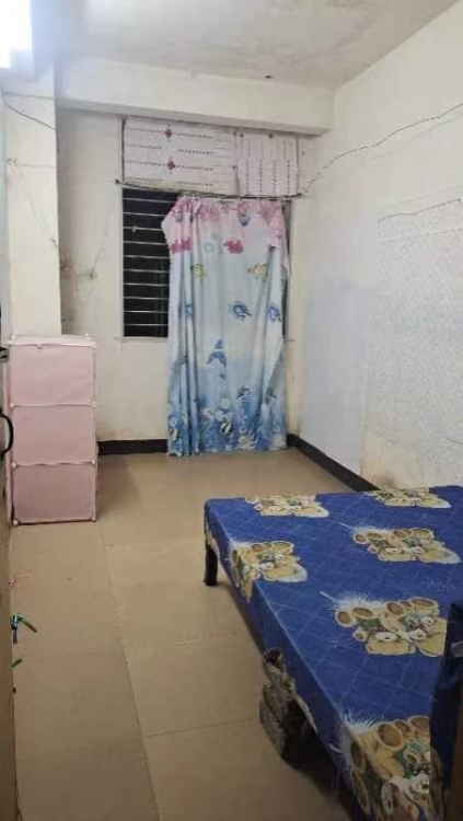 寶美街  22㎡ 露臺30平 15萬元，證在手，無電梯8層