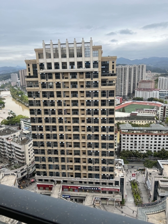 金龍中心城  133.00㎡ 246.70萬元