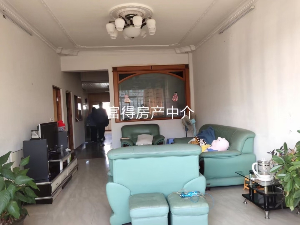 寶美街  108㎡   3房2廳  中裝  證全  75萬元