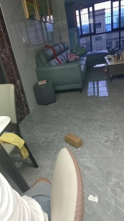 嘉裕正規(guī)三房  品牌家具家電 床是五千多的  中高樓層  拎包入住