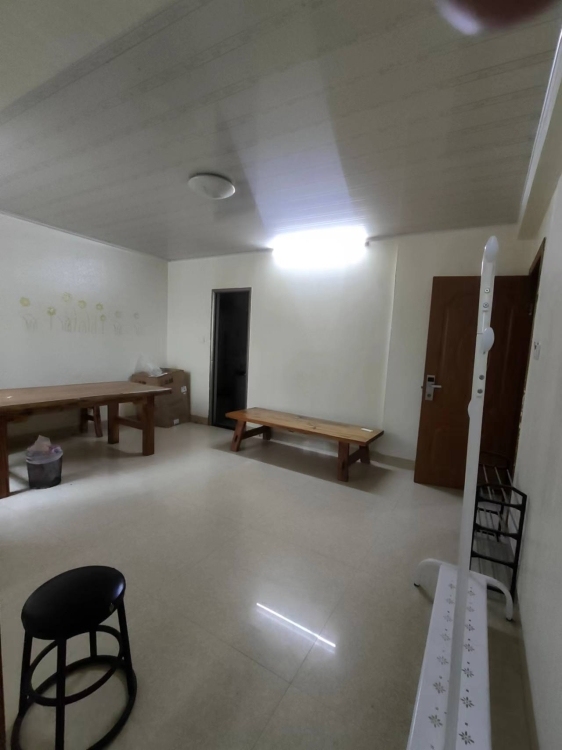 城東兩房一廳出租，帶家具  75㎡ 900元/月