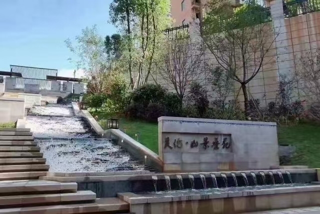 美倫山景疊苑  133㎡另贈(zèng)送一房 毛坯四房 好樓層 僅售 160萬(wàn)元