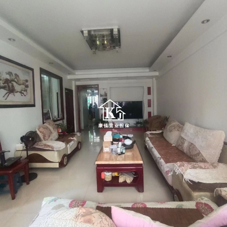 瓷城花園  137㎡ 95萬(wàn)元
