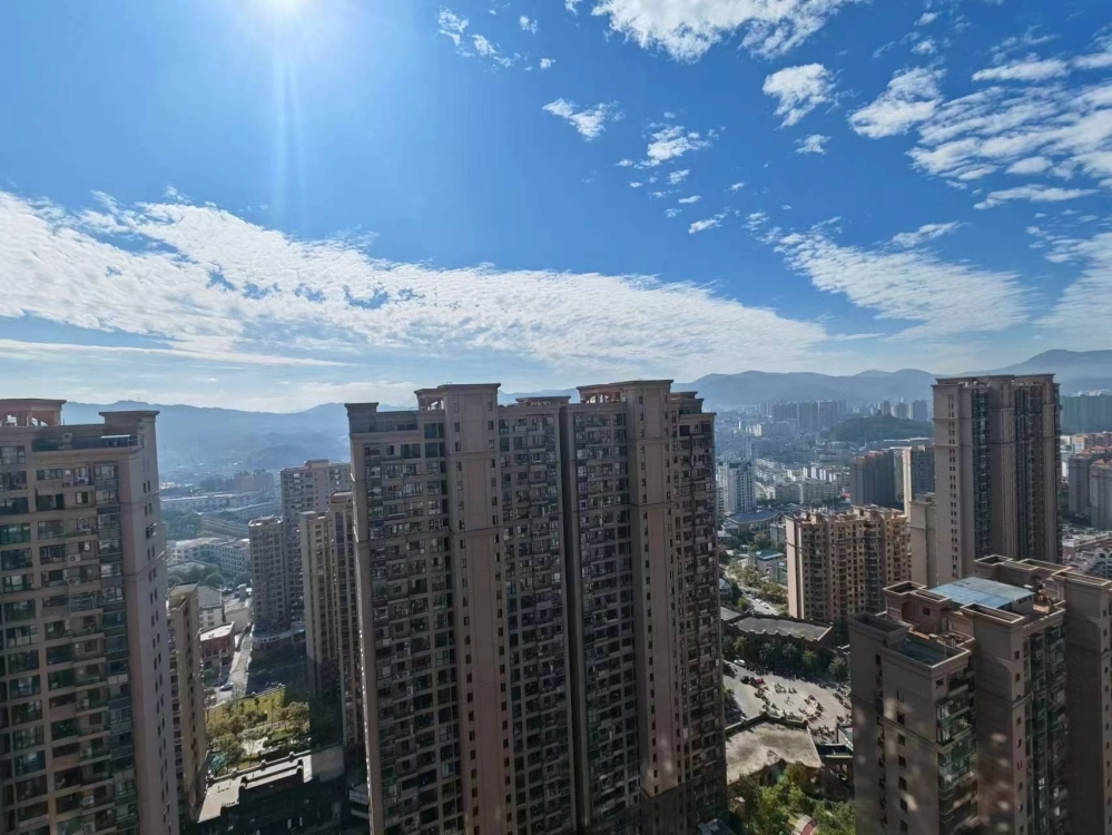 美伦山景叠苑  130㎡  送15平一房，，145万元，