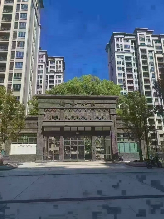 文亭小區(qū)，108平方，高樓層，證件辦理中，一平方7000多，看房18150921285