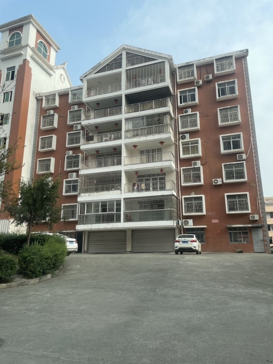 陽鑫新村  142㎡ 1500元/月