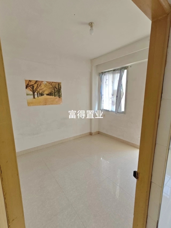 坪埔 隔兩小套 111平方中檔裝修 68萬(wàn) 證全 看房:15359608277  111㎡ 68萬(wàn)元