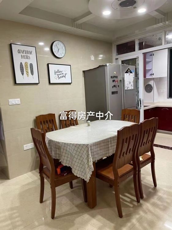百德畔山1號  118㎡精裝修三房 好樓層僅售 125萬 首付10幾萬