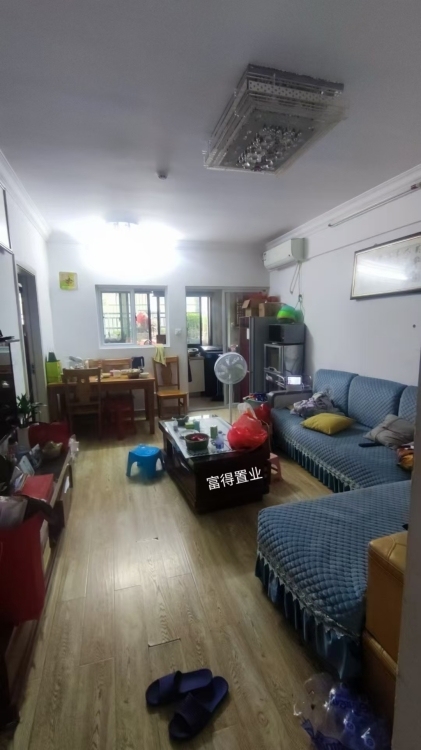 瓷都國(guó)際公館   中裝2房1廳  83平方 僅售65萬(wàn)  證全 看房聯(lián)系: