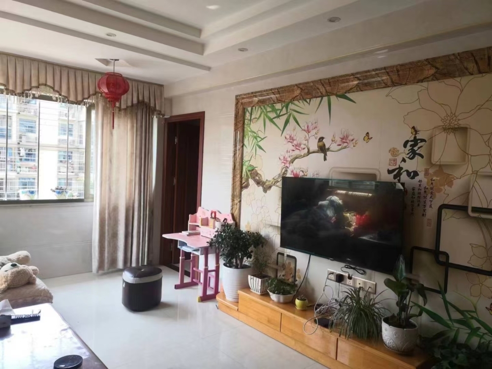 鵬翔小區(qū)，84.4平， 3房精裝修出售60幾萬，聯(lián)系電話15860925055