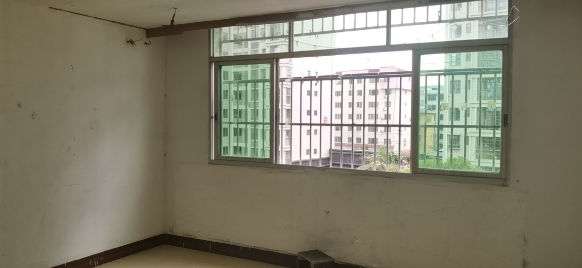 瓷城大廈后面  28㎡ 350元/月