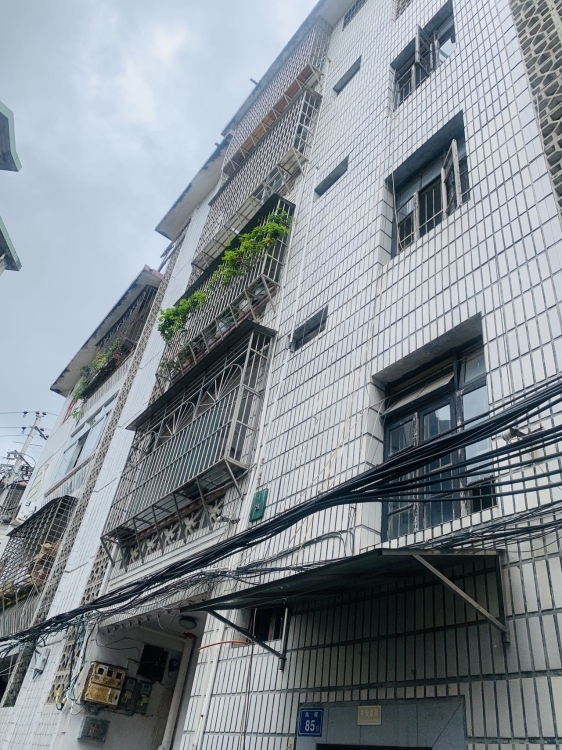 德新街  80㎡ 700元/月