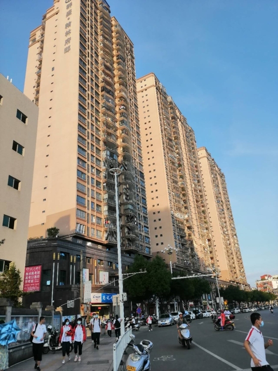 二實小學區(qū)房出售，群盛翰林府邸  54.8㎡ 66萬元，價格可以面談！