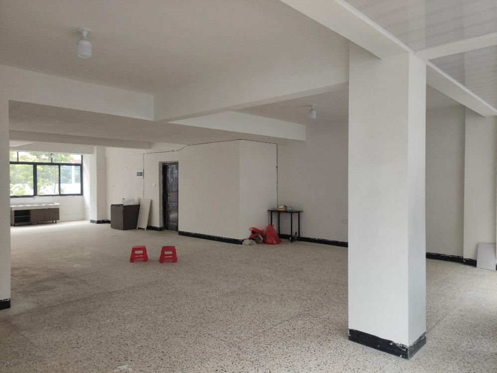 凤曙小区  120㎡ 1200元/㎡·月