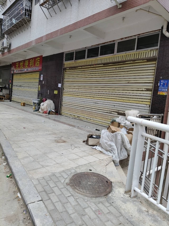 樂興小區(qū)  樂興小區(qū)82幢1樓店面出租，可開店，做網(wǎng)店，倉(cāng)庫(kù)