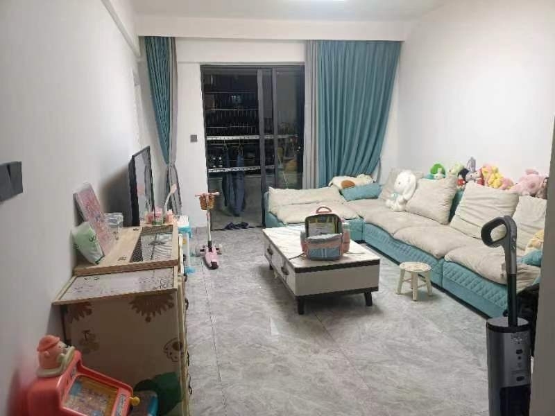 金龍中心城  95㎡ 2200元/月
