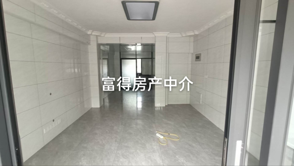 彭村水庫，86平，2房2廳，精裝，45萬，看房：15359608277  86㎡ 45萬元