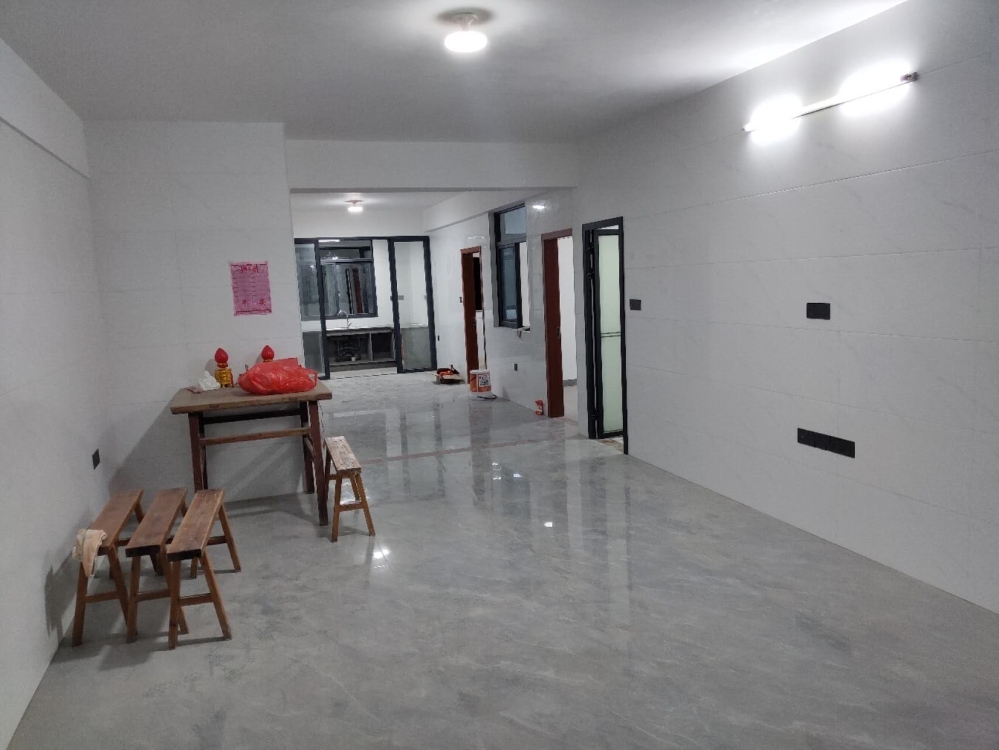 鳳曙2號樓三房兩廳兩衛(wèi)全新裝修