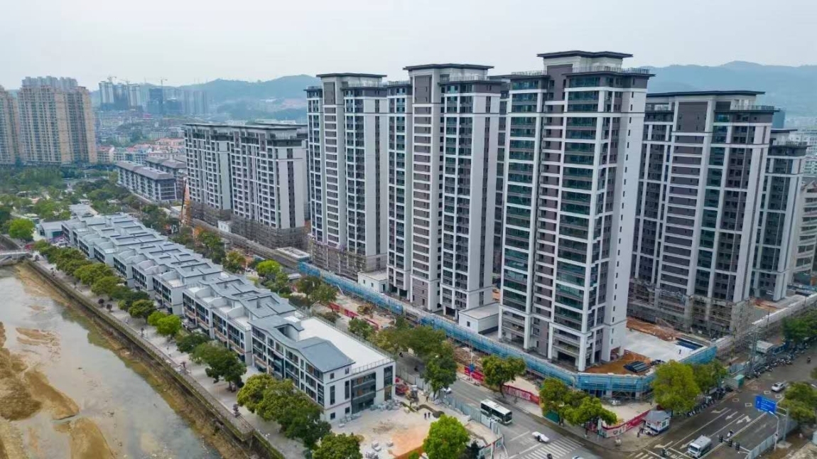 西門許厝 4房2廳 135.07平方一平方9000多元 看房:15359608277  135.07㎡ 價格面議