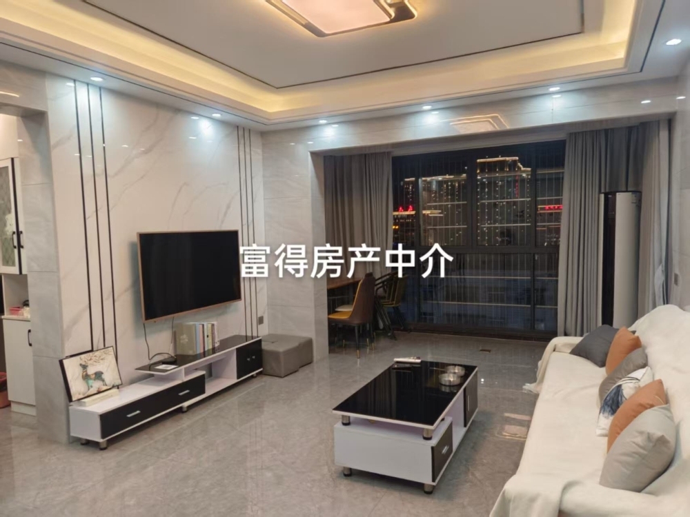 一實小三中學(xué)區(qū)房 金龍中心城  113㎡ 精裝修三房 好樓層 180幾萬 過戶便宜
