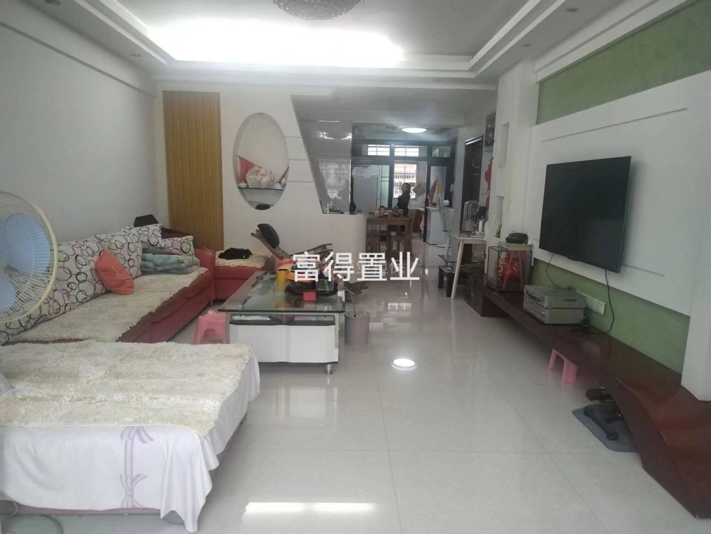 三實小三中學(xué)區(qū)房  坪鋪 128㎡  精裝修三房 好樓層，僅售70幾萬