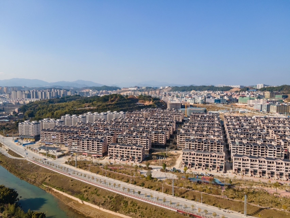 鳳洋小區(qū)主路一樓商鋪（產(chǎn)權(quán)） 50㎡ 普通裝修，直接入住