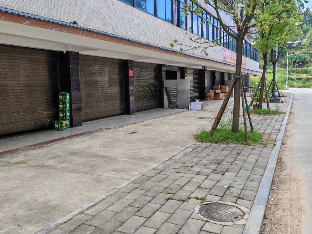 凤曙小区2号楼地下店面出租