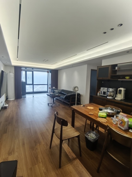 金交颐园  132㎡ 128万元～四房二厅，首付25万