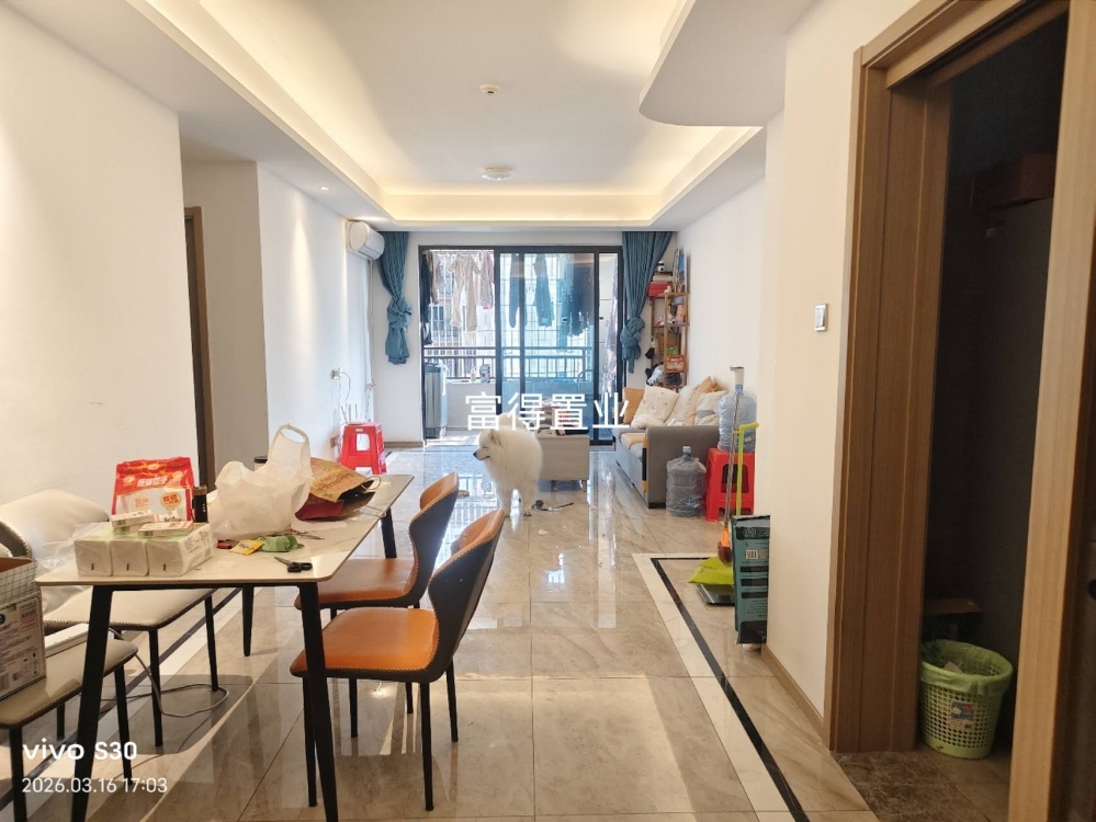 丽景湾一期楼王 109平方    只售95万 四房两厅两卫  精装修 证全 看房:15359608277  110㎡ 9